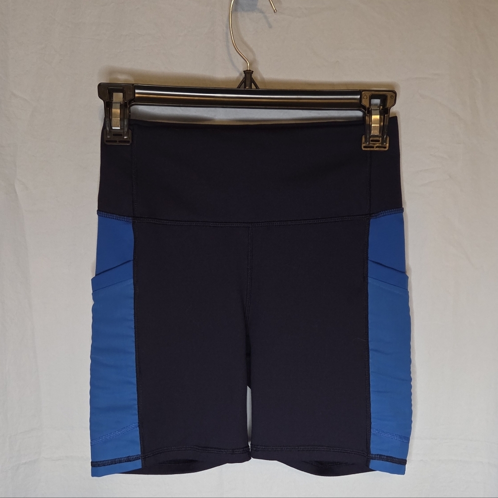 Fabletics On-The-Go PowerHold Short in Light/Dark Blue - Size S (?)